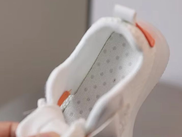 Chaussures de Tennis LED Enfant et Bébé - LumoKicks