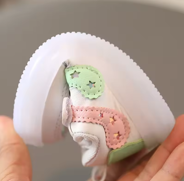 Chaussures de Tennis LED Enfant et Bébé - LumoKicks